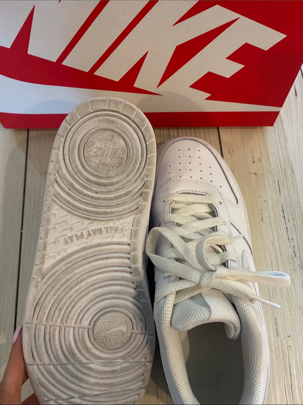 Nike Court White Low-Top Leather Sneakers - Picture 5 of 7